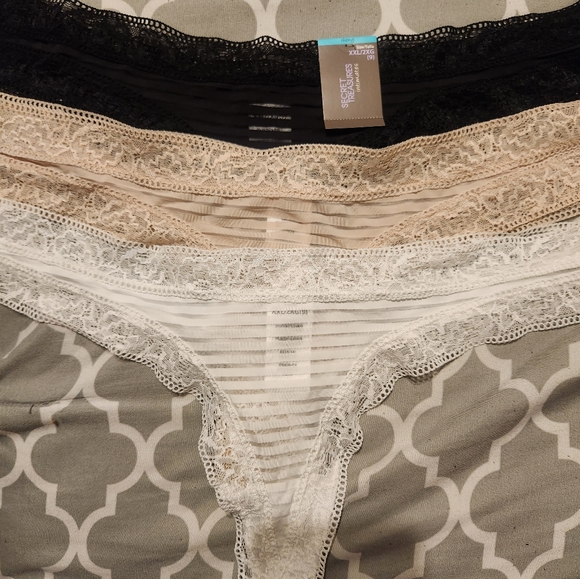 Secret Treasures thongs - Picture 2 of 7